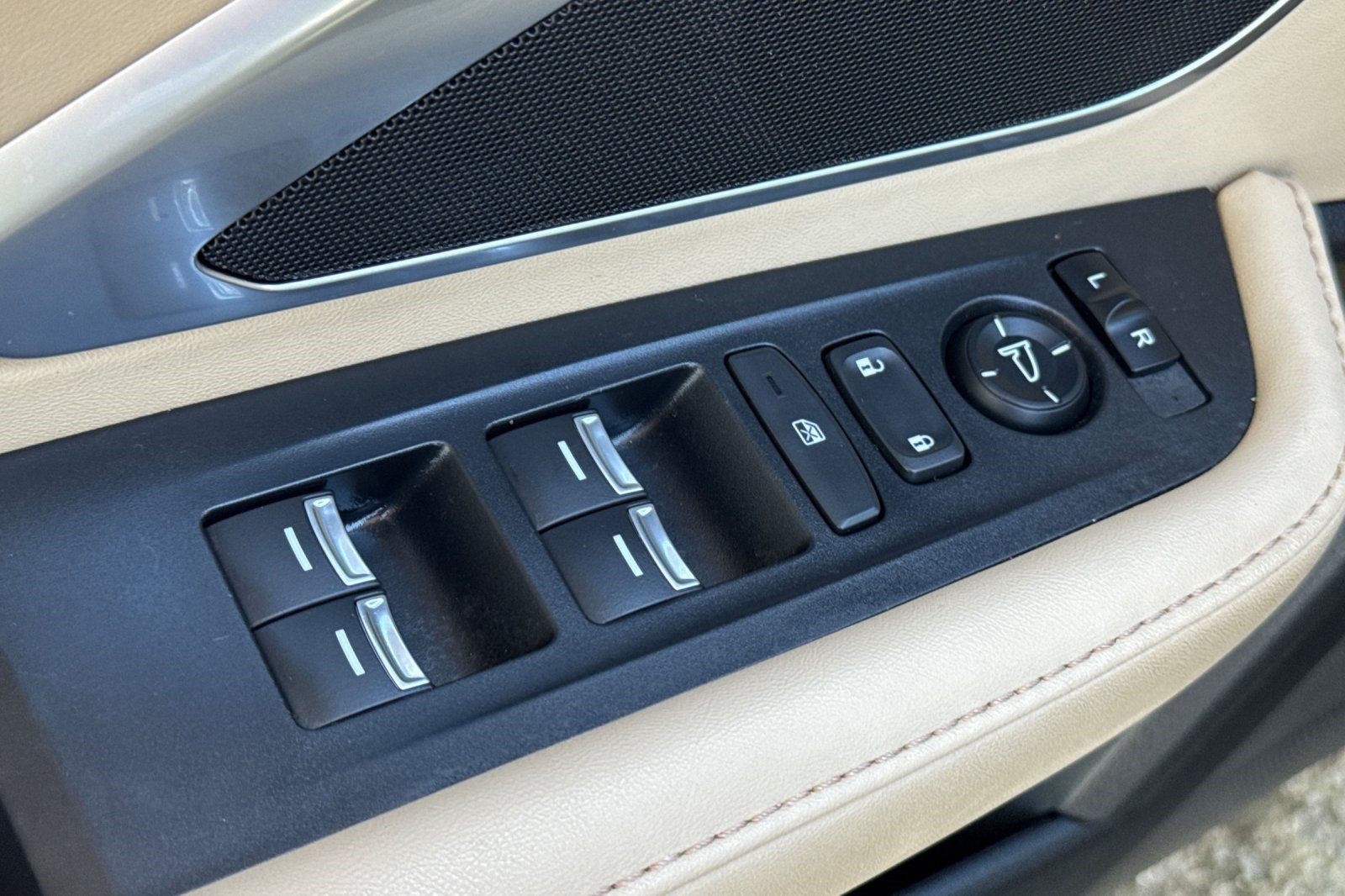Used 2023 Acura RDX AWD image 14