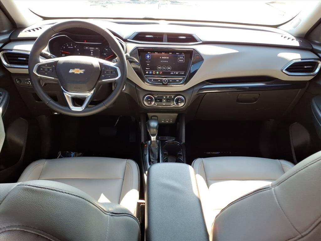 Used 2021 Chevrolet TrailBlazer LT w/ Premium Seating Package FWD image 26