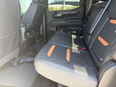 Used 2025 GMC Sierra 1500 AT4 image 2