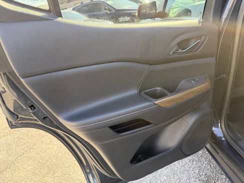 Used 2020 GMC Acadia SLE FWD image 5