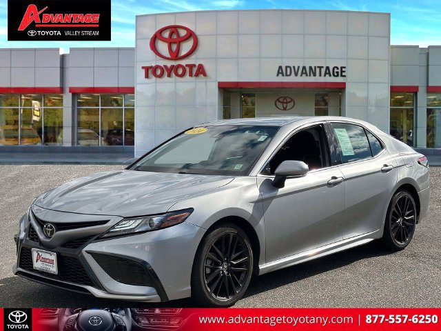 Used 2024 Toyota Camry XSE FWD image 4