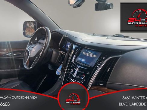 Used 2019 Cadillac Escalade ESV 2WD image 29