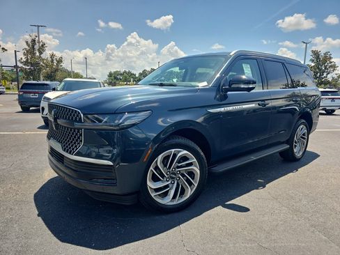 New 2026 Lincoln Navigator Premiere AWD/4WD image 26