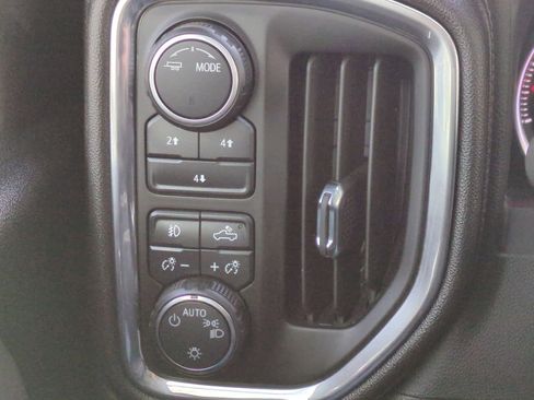 Used 2022 Chevrolet Silverado 2500 LT w/ Convenience Package image 27