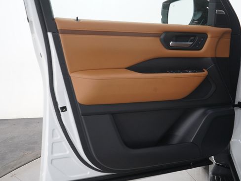 Certified 2025 Nissan Armada SL AWD/4WD image 21