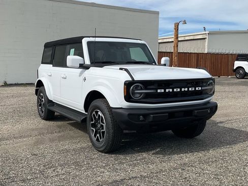 New 2025 Ford Bronco Outer Banks image 8