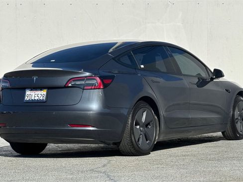 Used 2022 Tesla Model 3 . image 4