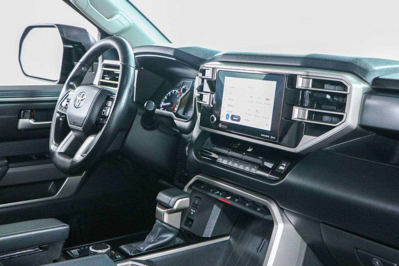 Used 2023 Toyota Tundra SR5 w/ SR5 Convenience Package AWD/4WD image 26