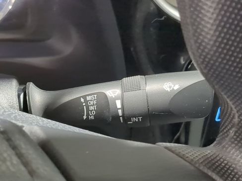 Used 2018 Toyota Corolla LE image 29