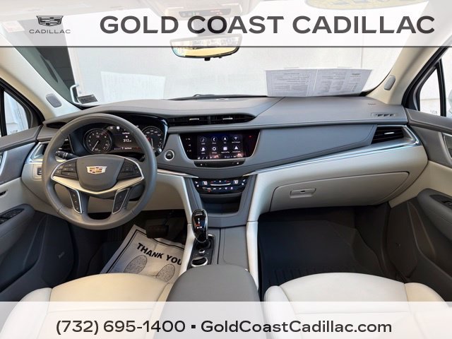 Used 2022 Cadillac XT5 Premium Luxury w/ Technology Package AWD/4WD image 10