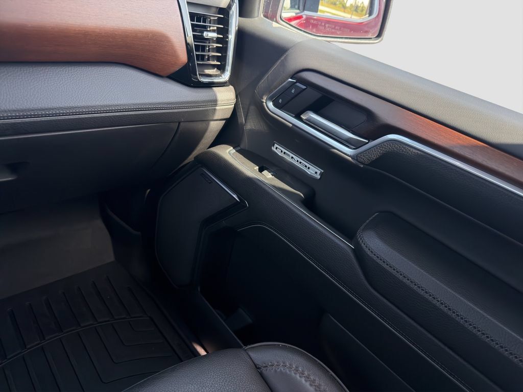 Used 2024 GMC Sierra 1500 Denali AWD/4WD image 17