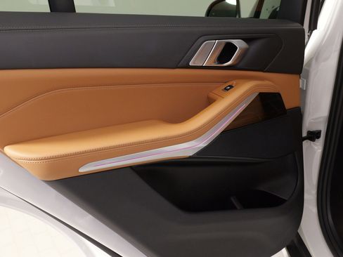 Used 2024 BMW X5 xDrive40i image 32