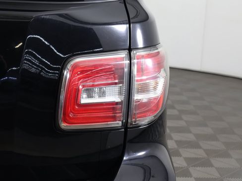 Used 2019 Nissan Armada SV image 13