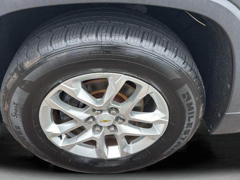 Used 2018 Chevrolet Traverse LT FWD image 30
