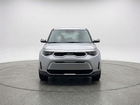 Used 2025 Kia Soul LX w/ LX Technology Package image 2
