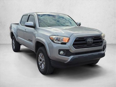 Used 2018 Toyota Tacoma SR5 image 3