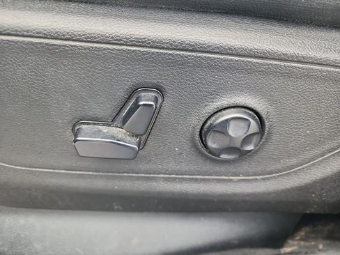 Used 2019 RAM 1500 Big Horn AWD/4WD image 12