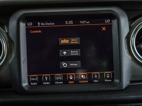Used 2019 Jeep Wrangler Unlimited Sahara AWD/4WD image 23