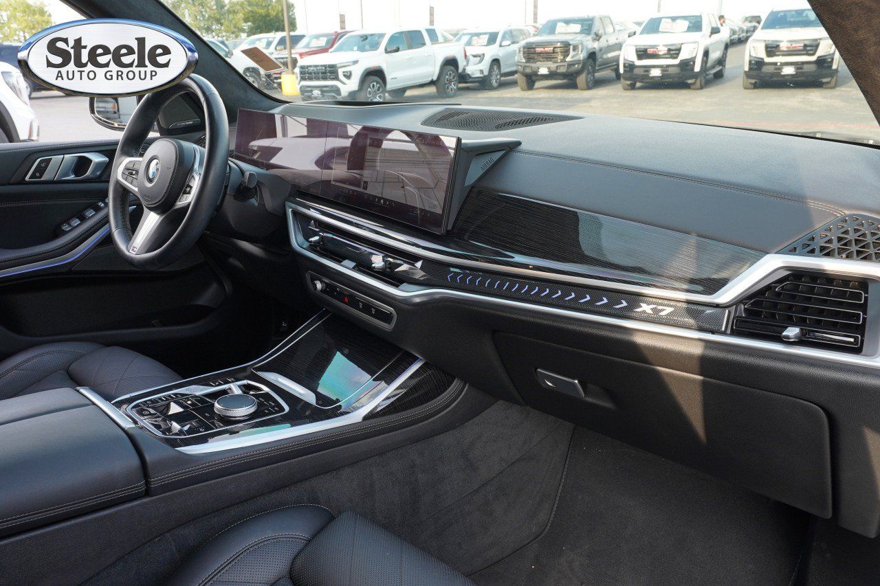 Used 2024 BMW X7 xDrive40i w/ M Sport Package AWD/4WD image 25