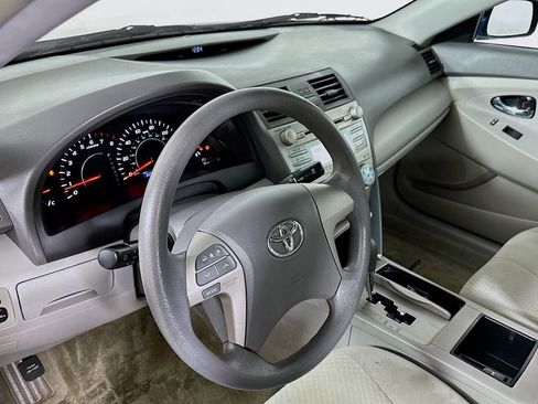 Used 2009 Toyota Camry FWD image 10