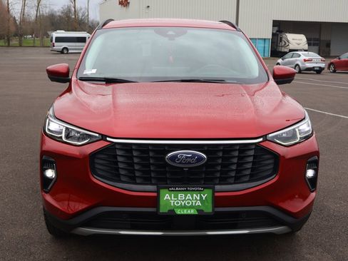 Used 2023 Ford Escape Platinum w/ Premium Technology Package image 11