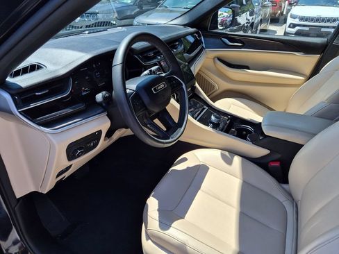 Used 2023 Jeep Grand Cherokee 4WD 4xe image 16