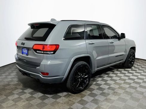 Used 2021 Jeep Grand Cherokee Laredo X AWD/4WD image 7