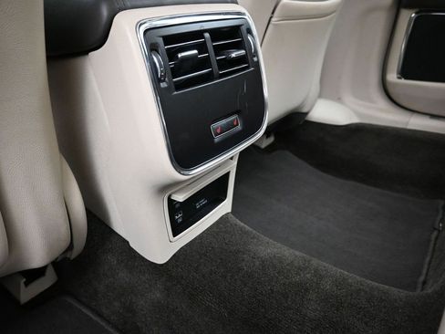 Used 2017 Lincoln Continental Select w/ Climate Package image 30