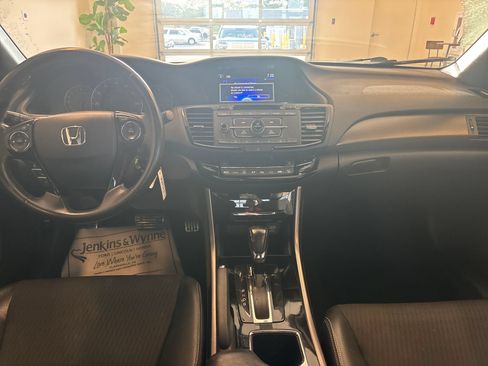 Used 2016 Honda Accord Sport image 7