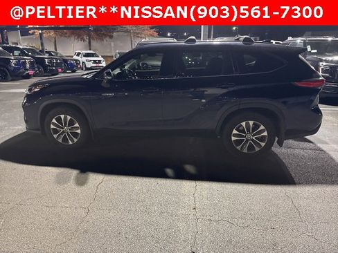 Used 2020 Toyota Highlander XLE image 6