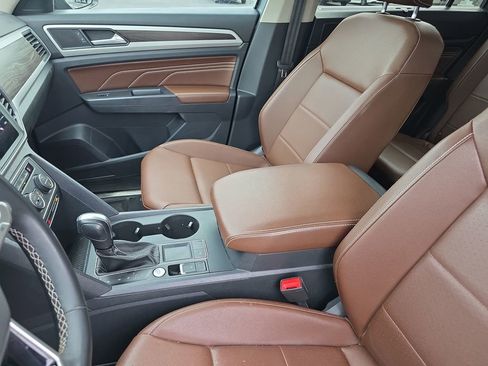 Used 2021 Volkswagen Atlas SE w/ Panoramic Sunroof Package FWD image 17
