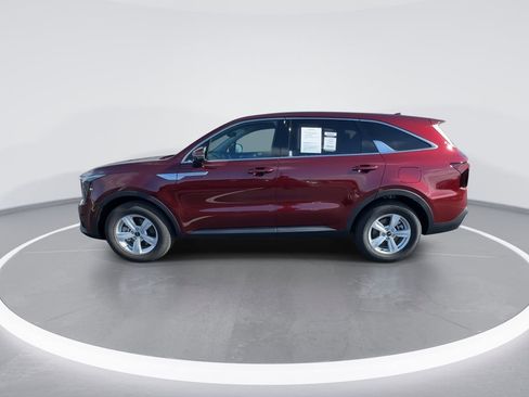 Used 2025 Kia Sorento LX FWD image 5