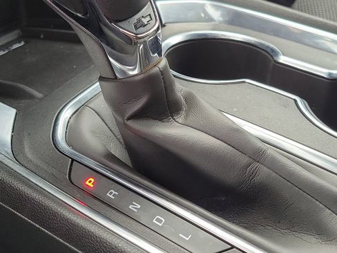 Used 2022 Chevrolet Traverse LT AWD/4WD image 32