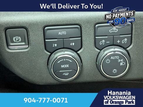 Used 2023 Chevrolet Silverado 1500 LT w/ Leather Package AWD/4WD image 26