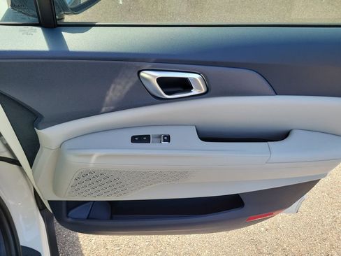 New 2026 Kia Carnival EX FWD image 10