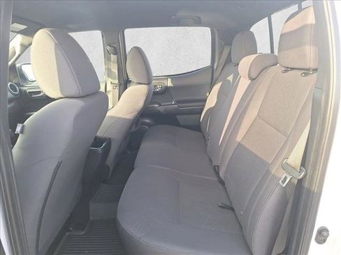 Used 2017 Toyota Tacoma TRD Sport image 14