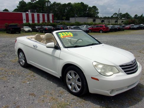 Used 2010 Chrysler Sebring Limited FWD image 2