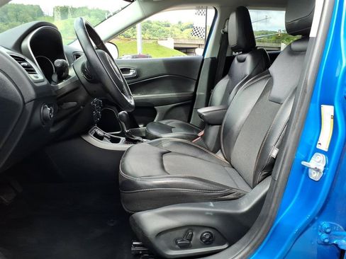 Used 2019 Jeep Compass Latitude w/ Cold Weather Group AWD/4WD image 6