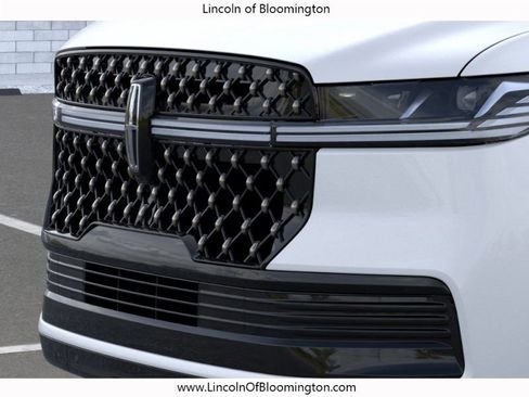 New 2026 Lincoln Navigator L Black Label AWD/4WD image 18