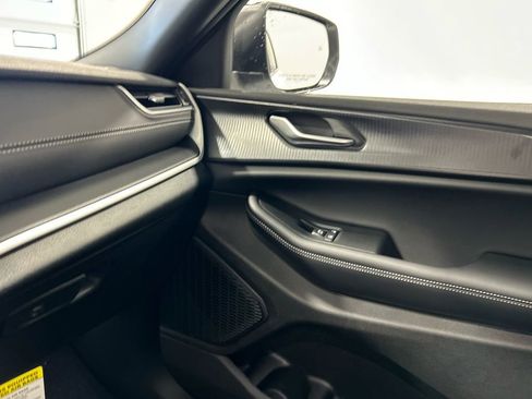 New 2025 Jeep Grand Cherokee Laredo w/ Luxury Tech Group I image 26