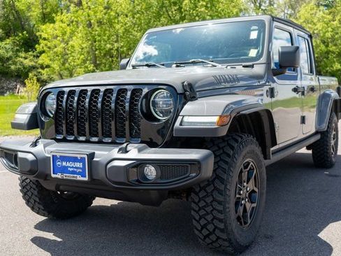Used 2021 Jeep Gladiator Sport AWD/4WD image 2