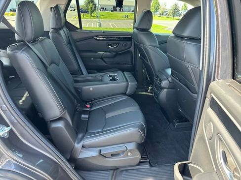 Used 2025 Honda Pilot EX-L image 24