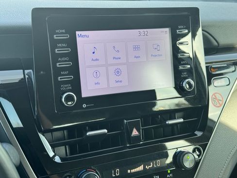 Used 2024 Toyota Camry SE image 28