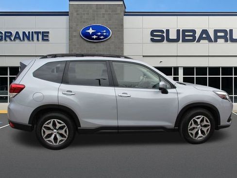 Used 2023 Subaru Forester Premium image 11