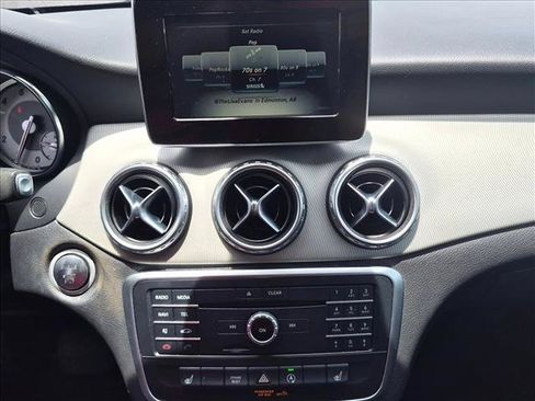 Used 2017 Mercedes-Benz GLA 250 image 13