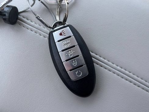 Used 2025 Nissan Altima 2.5 SV FWD image 21