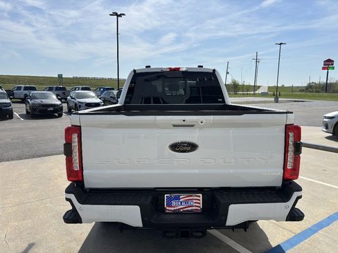 New 2026 Ford F250 Lariat w/ Black Appearance Package image 4