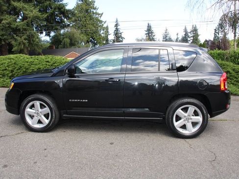 Used 2011 Jeep Compass Limited AWD/4WD image 12