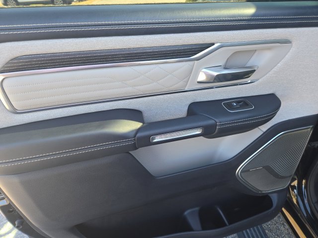 Used 2022 RAM 1500 Limited AWD/4WD image 11