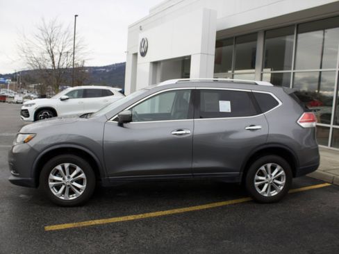 Used 2016 Nissan Rogue SV image 8